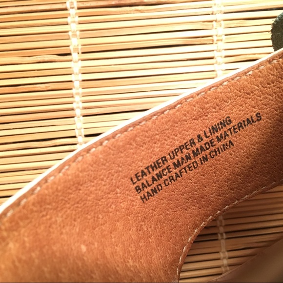 Born ~ Hand-Crafted FootWear Leather Flower Wedge - Picture 7 of 8